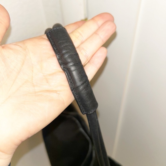 RADLEY London ๐ฌ๐ง Leather Hobo Shoulder Tote Top Zip Closure & Silver Hardware - Picture 11 of 11